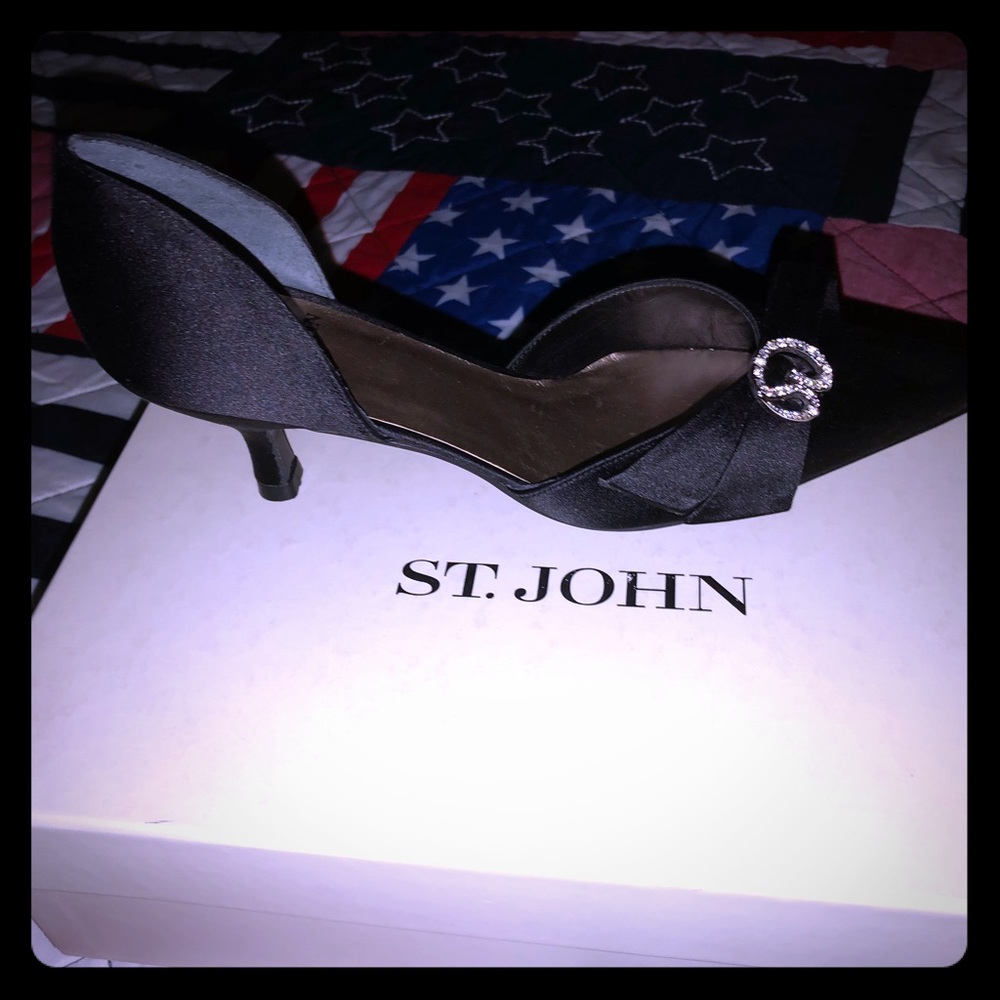 St John kitten heels